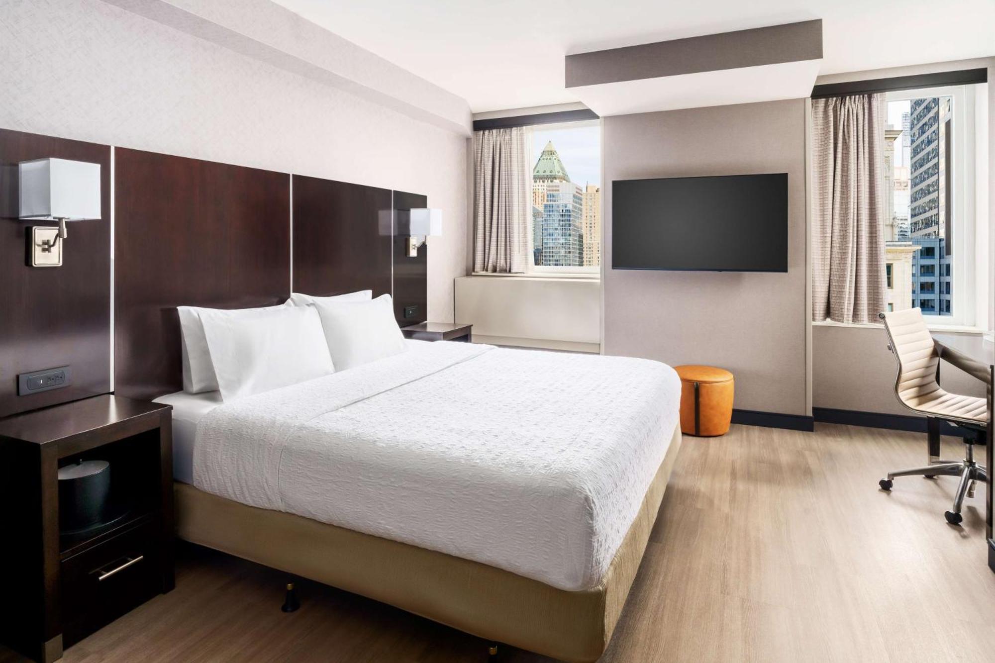 Hampton Inn Times Square Central Нью-Йорк Экстерьер фото