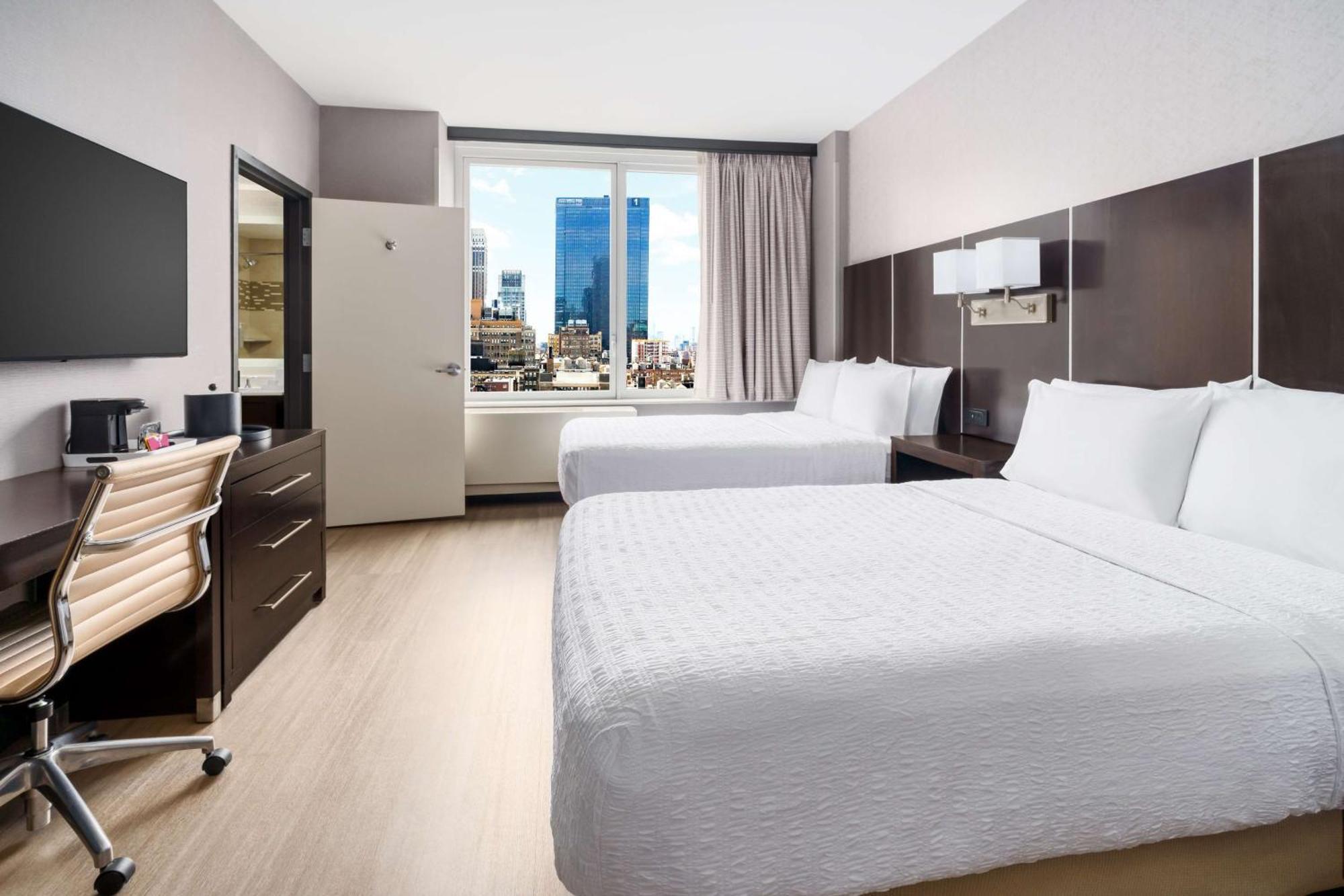 Hampton Inn Times Square Central Нью-Йорк Экстерьер фото