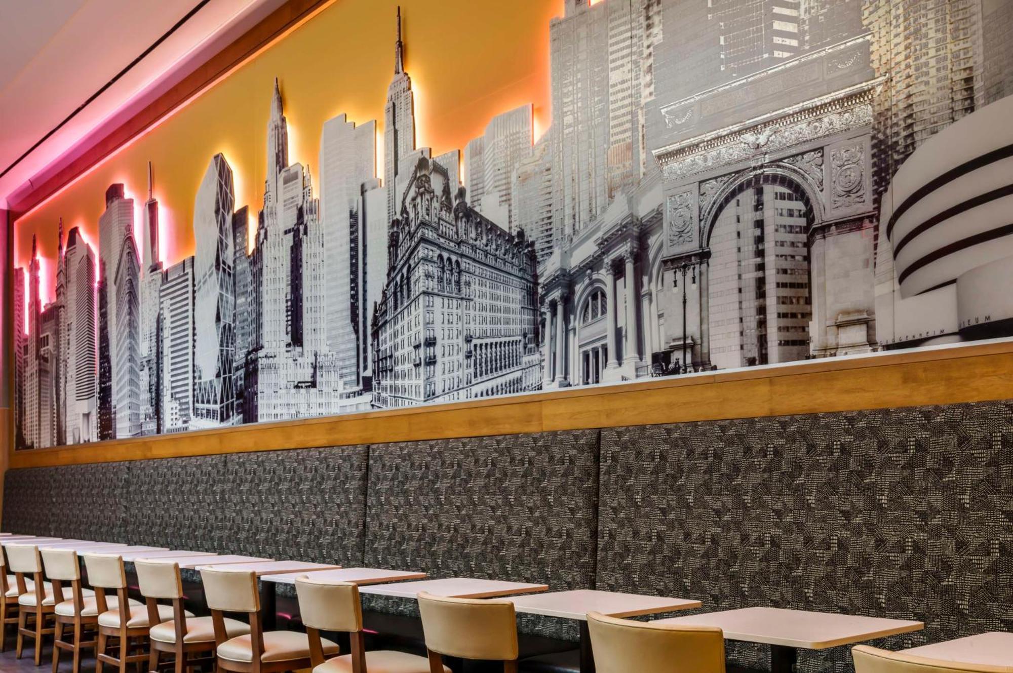 Hampton Inn Times Square Central Нью-Йорк Экстерьер фото