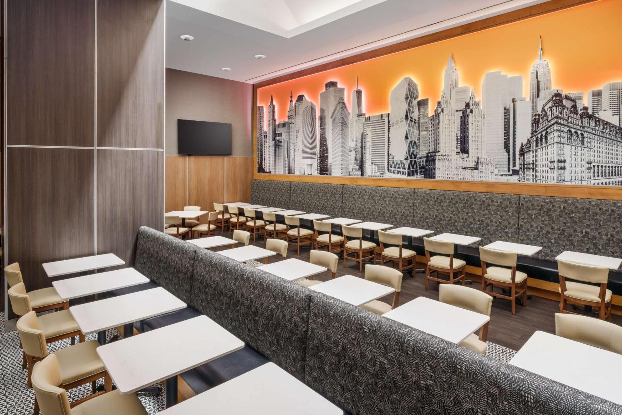 Hampton Inn Times Square Central Нью-Йорк Экстерьер фото