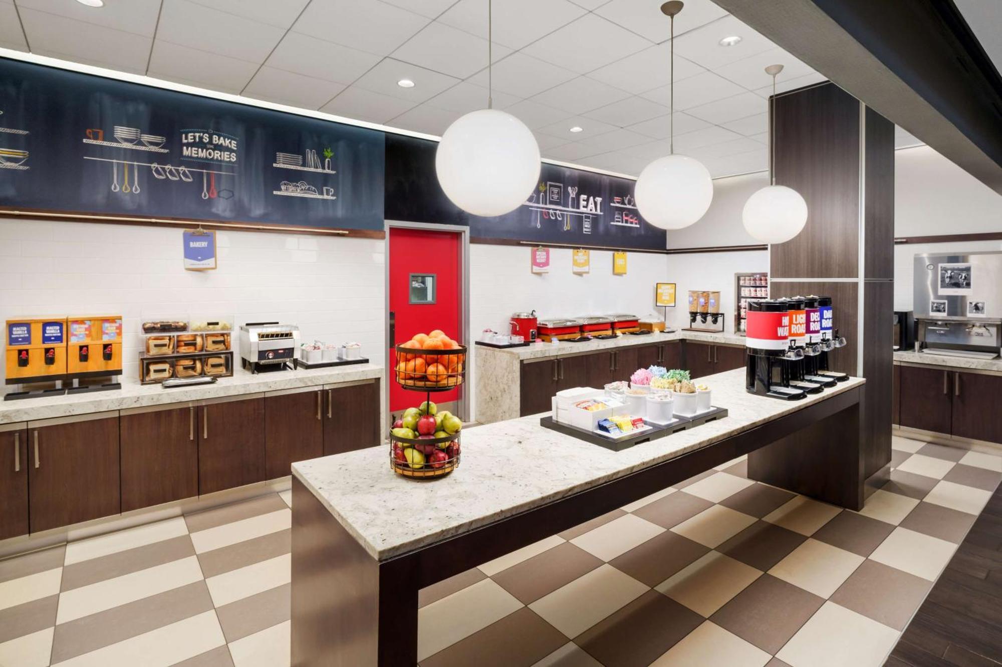 Hampton Inn Times Square Central Нью-Йорк Экстерьер фото