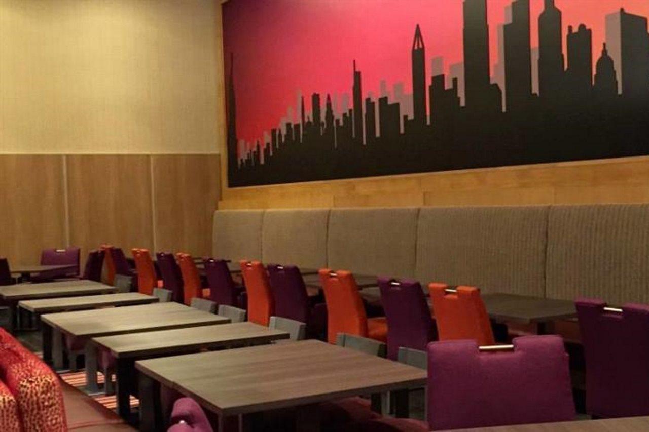Hampton Inn Times Square Central Нью-Йорк Экстерьер фото